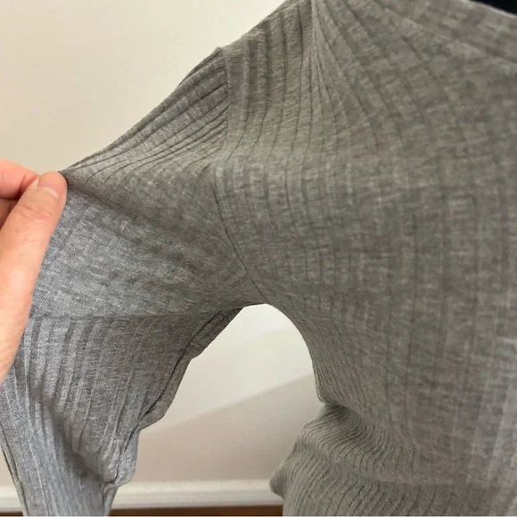 Masai medium gray pullover long sleeve
Size M - Picture 6 of 9